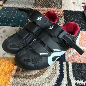 Peloton cycling shoes size 37 / US 6.5 women’s previously owned